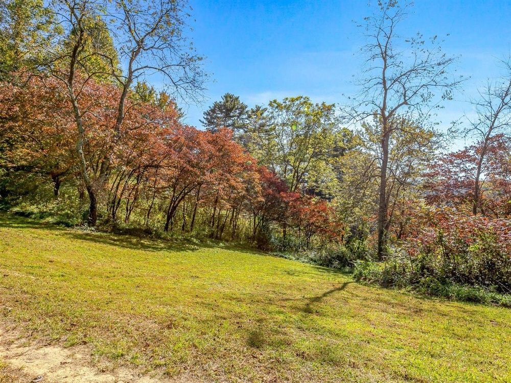 237 Ratcliff Cove Rd., Waynesville, NC 28786